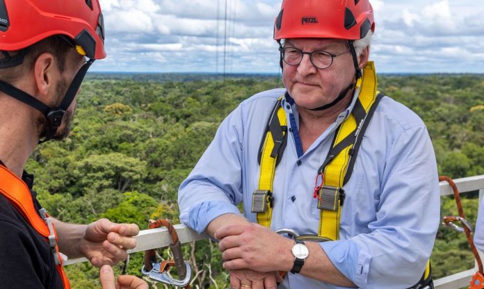 2023-01-02t164055z_1672677650_dpaf230102x99x82201_rtrfipp_4_travel-federalpresident-international-brazil-trip-climate-climateprote