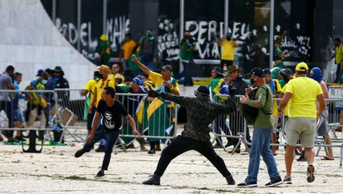 ANTIDEMOCRACIA(2)