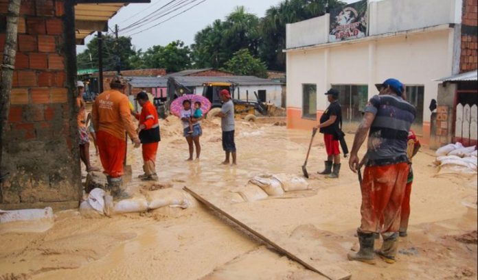 DESLIZAMENTO MANAUS (2)