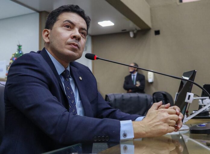 DEPUTADO PÉRICLES
