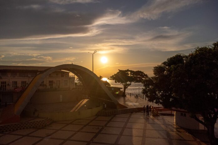 Amazonastur_Por-do-sol-na-ilha_Foto_Lucas-Silva_Amazonasatur