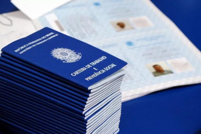 Registro-na-carteira-de-trabalho-Saiba-o-que-fazer-quando-a-empresa-se-recusa-a-assinar-o-documento