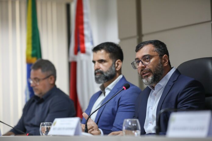 Wilson-Lima-assina-pre-contrato-para-consulta-em-projetos-REDD-4-1