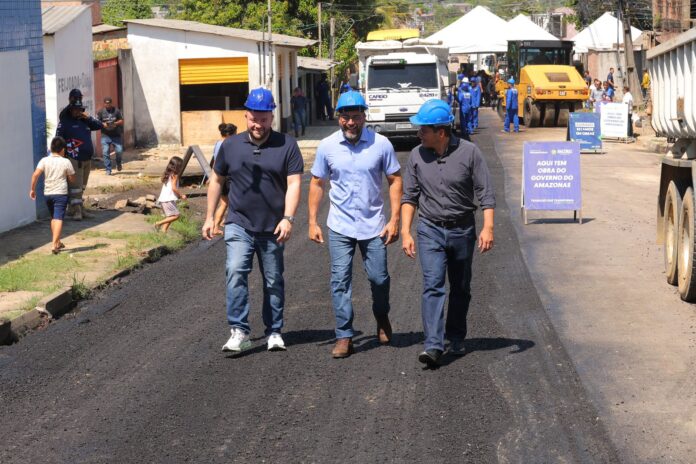 Governador-Wilson-Lima-inicia-nova-etapa-do-Programa-Asfalta-Amazonas-4_Foto-Diego-Peres-Secom