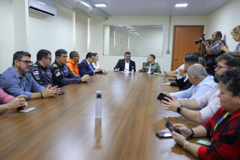 Combate-a-queimadas-Foto-Diego-Peres-01