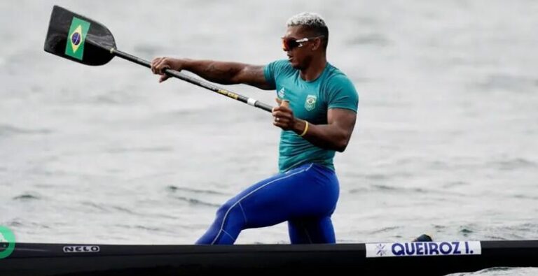 Isaquias Queiroz conquista prata na canoagem em Paris 2024