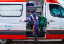Motociclista fica ferido após acidente na Avenida Pedro Teixeira em Manaus