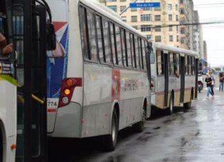Motoristas e cobradores aprovam paralisação após atrasos de salários em Manaus