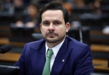 Capitão Alberto Neto cresce na disputa ao Senado pelo Amazonas, aponta pesquisa