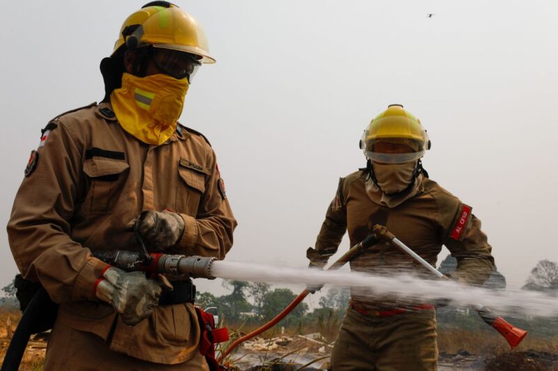 COMBATE-INCENDIO-DIVULGACAO-SECOM-1536x1024