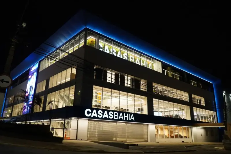 Visao-noturna-da-fachada-da-loja_divulgacao-4