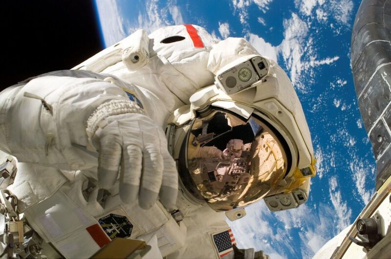 astronaut-11080_1280-e1756919045370