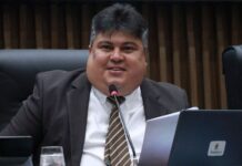 Vereadores da CMM apresentam moção de parabenização ao presidente David Reis por seu aniversário