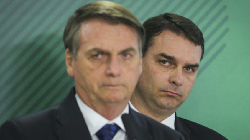 Flavio-e-Jair-Bolsonaro-1-868x644-1-868x644-1-868x644-1-848x477