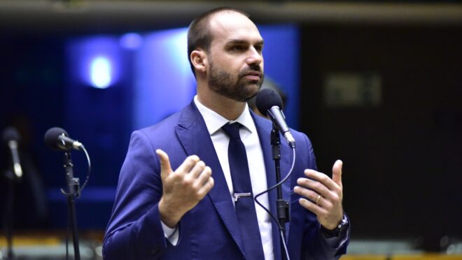 eduardo-bolsonaro-foto-zeca-ribeiro-camara-660x372
