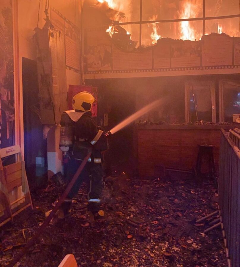 Bombeiros-combatem-incendio-Bar-Cladeira_Foto_Divulgacao-1-919x1024
