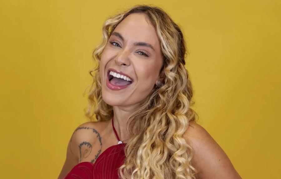 B