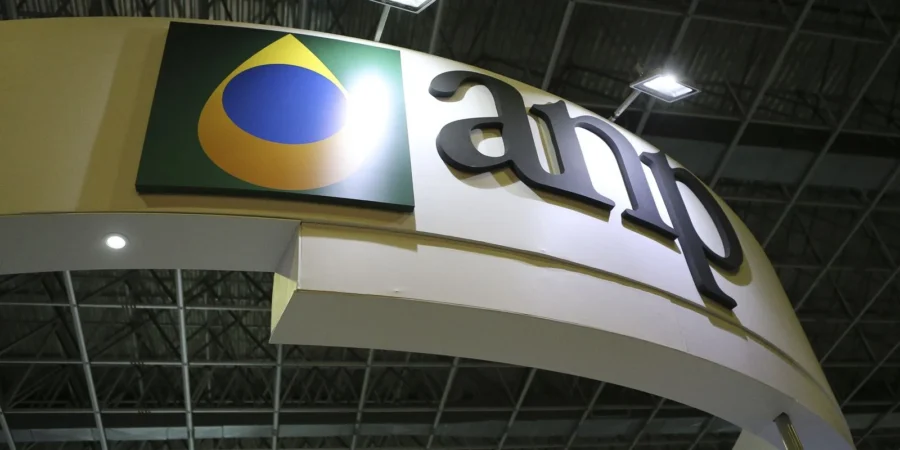 ANP interdita totalmente a Refit no Rio de Janeiro por riscos graves de acidentes