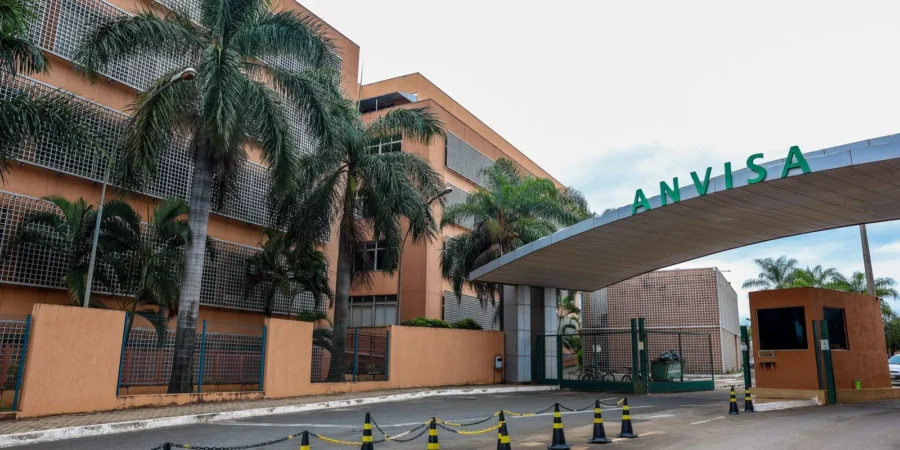 Anvisa proíbe venda de leite condensado e apreende suplementos com promessas sem comprovação