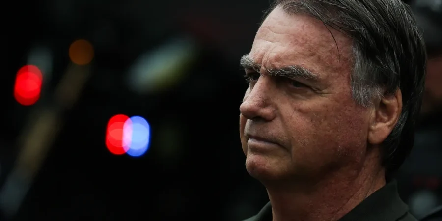 MPM pede perda de patente de Bolsonaro e outros 4 militares no STM