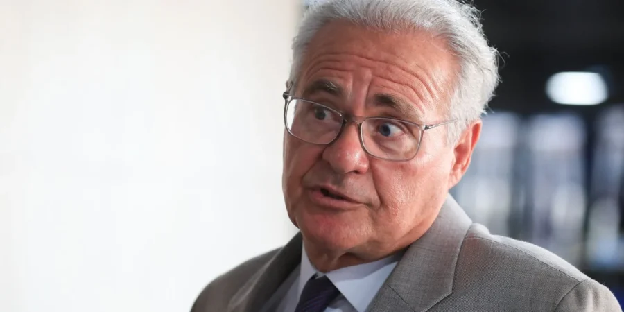 Senado instala comissão para investigar fraudes no Banco Master e pressiona BC