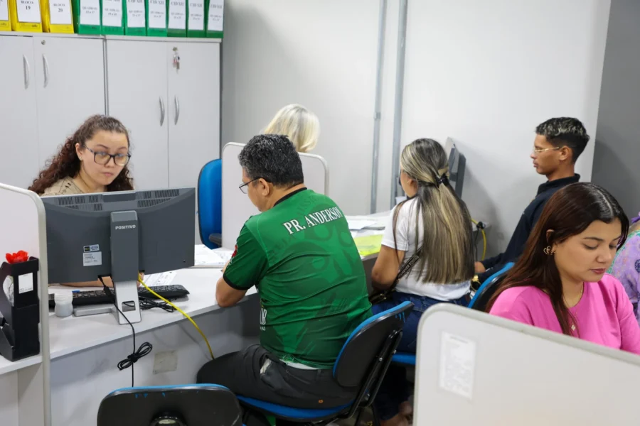 Governo do Amazonas regulariza 210 moradias no Parque Residencial Liberdade