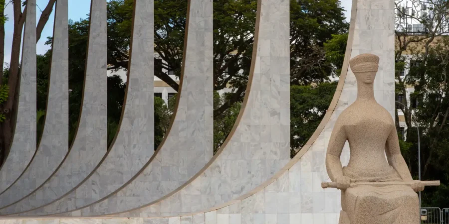 STF julgará penduricalhos ilegais em fevereiro; benefícios extras serão suspensos