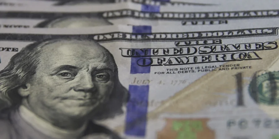 Dólar em mínima de 21 meses e Ibovespa recorde: entenda os fatores