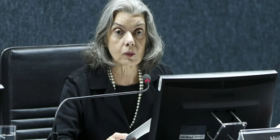 Cármen Lúcia define regras éticas para juízes em meio a polêmicas no STF