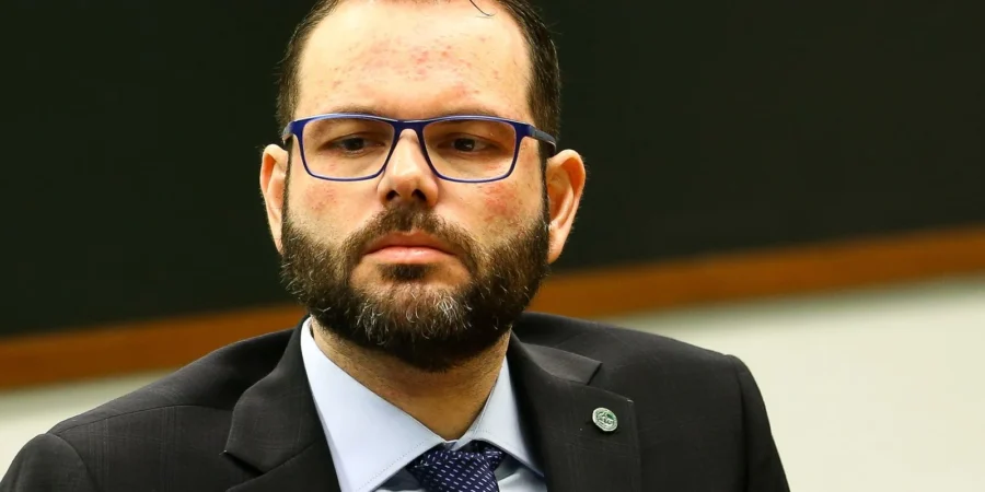 Relator do TSE vota contra cassação do senador Jorge Seif por abuso de poder econômico
