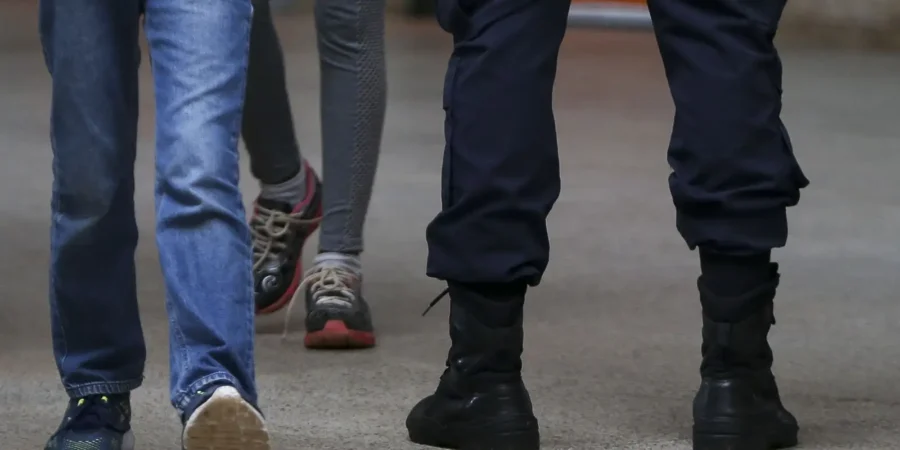 Justiça de SP suspende regras de escolas cívico-militares por violações