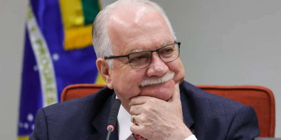 Fachin convoca ministros após menções a Toffoli em investigação do Banco Master
