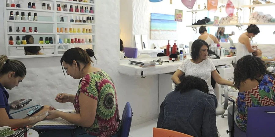 Bolsa Família não impacta participação feminina no mercado, exceto para mães de bebês, aponta FMI