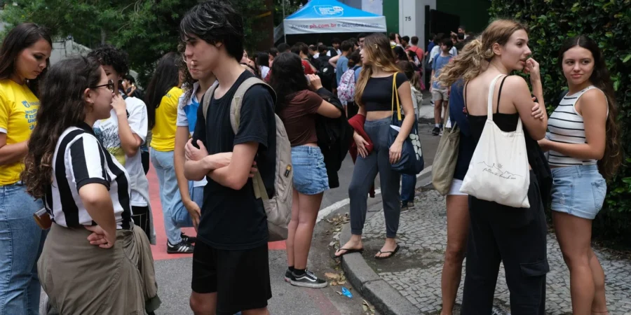 Bolsas de R$ 1.050 para licenciaturas: pré-inscrições do Pé-de-Meia abrem nesta terça