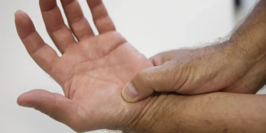 Novas diretrizes ampliam o tratamento de fibromialgia pelo SUS com foco em diagnóstico e abordagem multidisciplinar