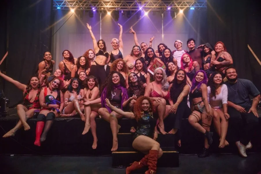Noite Bloom celebra cinco anos de pole dance e artes circenses no Teatro Amazonas
