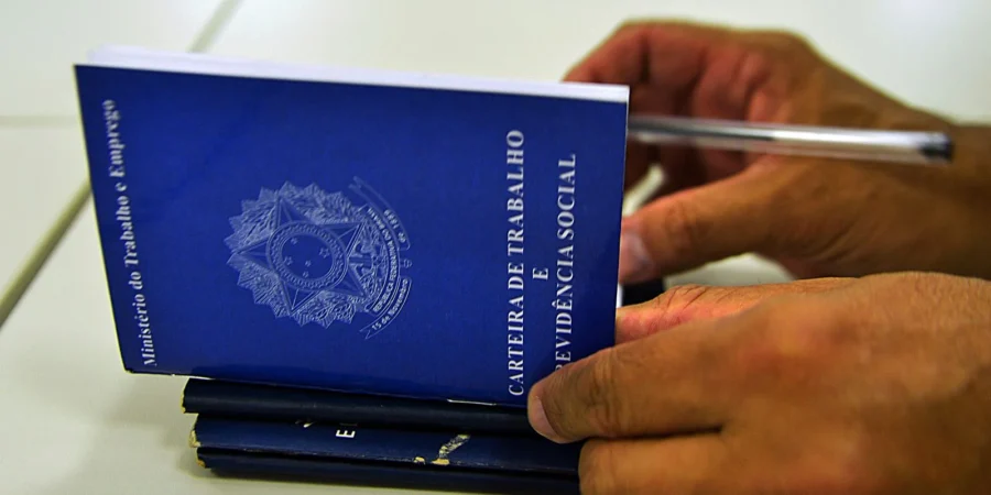 Brasil gera mais de 112 mil empregos formais em janeiro, aponta Caged