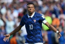 Com dois gols pela França, Mbappé chega a 14 em Mundiais e deixa Pelé para trás