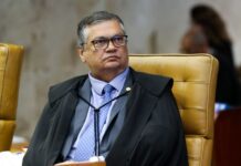 Ministro Flávio Dino determina multa para estados e municípios que não prestarem contas de emendas pix