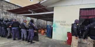 Operação em Parintins apreende celulares, armas e drogas dentro de presídio