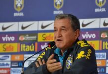 Técnico do tetra Carlos Alberto Parreira é internado no Rio de Janeiro