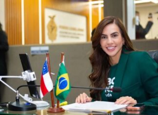 Débora Menezes visita Anori, reúne lideranças comunitárias e apresenta requerimentos para ampliar serviços de cidadania, educação e assistência no município
