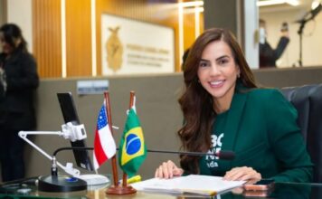 Débora Menezes visita Anori, reúne lideranças comunitárias e apresenta requerimentos para ampliar serviços de cidadania, educação e assistência no município