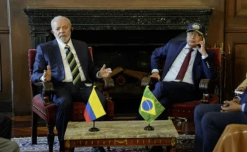 Presidente eleito da Colômbia acusa aliado de Lula de tentar permanecer no poder e pede reação do Exército