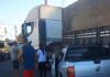 Caminhão fecha carro durante conversão e provoca acidente em Manaus