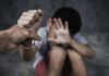 Pai é preso por espancar filho de 3 anos que defecou e urinou na roupa