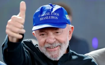 Lula é condenado a pagar R$ 15 mil por propaganda eleitoral antecipada