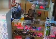 Homem invade loja, pega iPhone e foge correndo em Iranduba