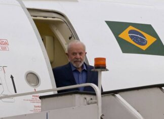 Lula critica avião presidencial e cita episódios de risco em viagens