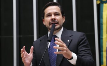 Capitão Alberto Neto pressiona Ministério da Justiça por medidas para crise prisional no Amazonas